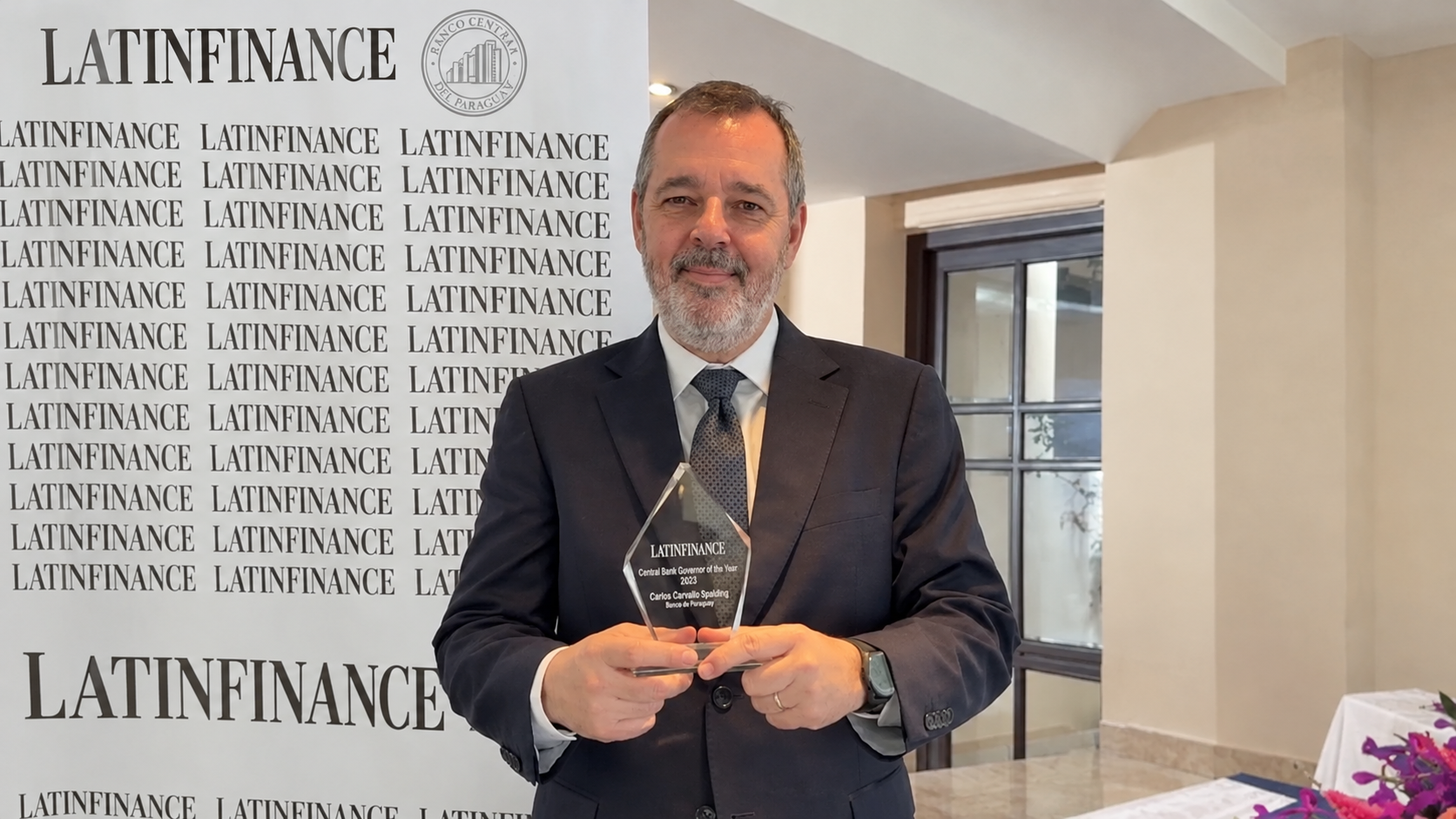 Premio LatinFinance en Paraguay